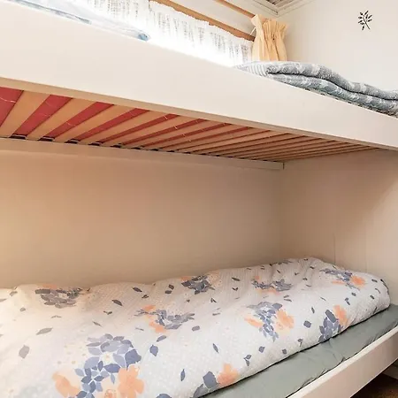 4 Person In L Kken * Lokken