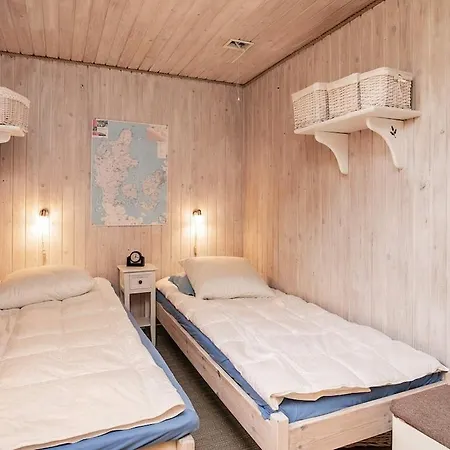4 Person In L Kken * Løkken